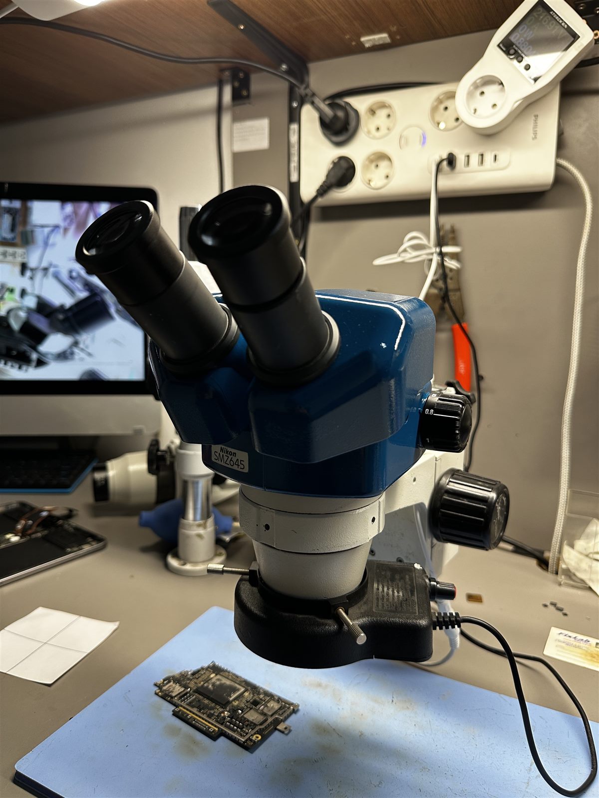 Microscop de service